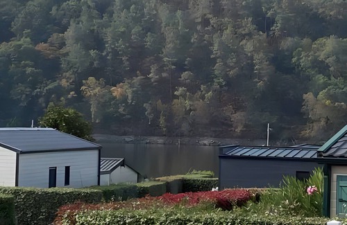 Caurel Ski Chalet | Charming Chalet by the Lake