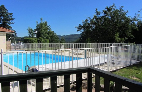 Les Noes Cottage | Charming chalet in nature with private terrace and pets allowed