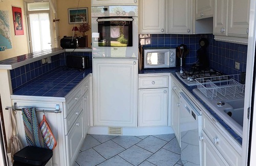 Arvert House | Charming Charentaise house with pretty enclosed garden, pets welcome
