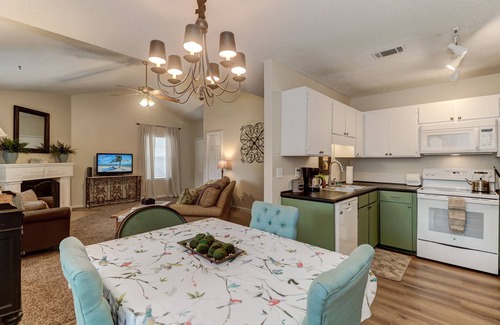 North Charleston Condo | Charming Charleston Condo