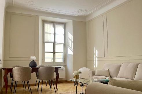 Como City Centre Apartment | CHARMING COMO - Apartment downtown in the pedestrian area with 2 double bedrooms and 2 complete bathrooms a spacious living room and full equipped kitchen