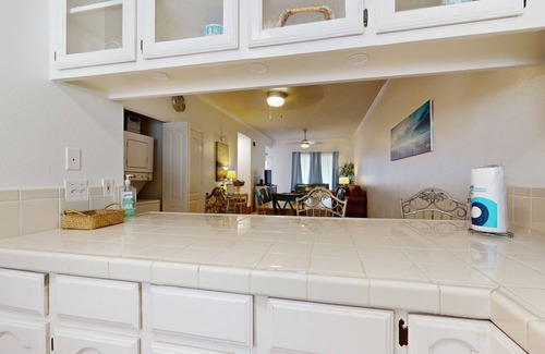South Padre Island Condo | Charming Condo at The Dolphins w/3 Patios, Pool & Hot Tub - 1 Block to Gulf
