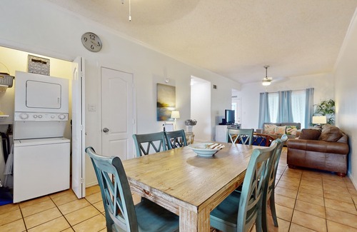 South Padre Island Condo | Charming Condo at The Dolphins w/3 Patios, Pool & Hot Tub - 1 Block to Gulf
