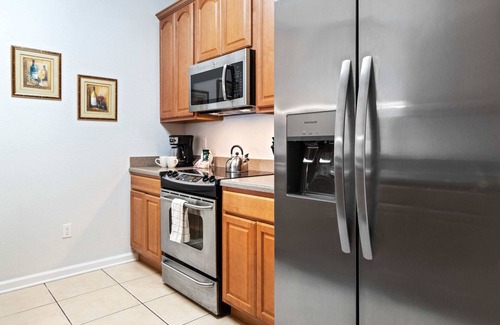 Florida Central Atlantic Coast Condo | Charming Condo w/AMAZING Resort Amenities! *Near Conv. Ctr*