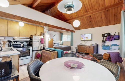 Seaside House | Charming & convenient cottage - one block from the beach & prom with front porch