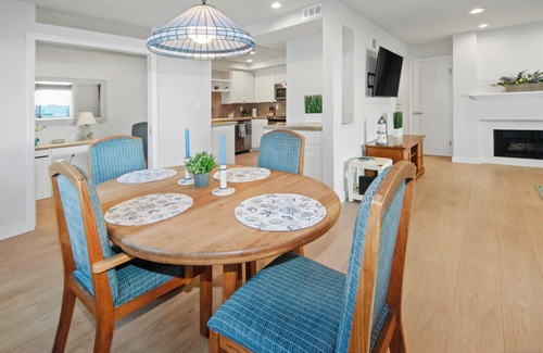 Coronado Cays Condo | Charming Coronado Condo with Pool and jacuzzi, Walk to beach!