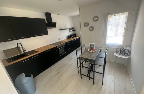 Ouzouer-sur-Loire Cottage | Charming Cottage in Ouzouer-sur-Loire: 4BR, Garden, Near Loire & Forest