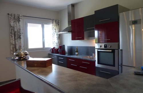 Isle-et-Bardais Cottage | Charming cottage with shared pool in the heart of nature