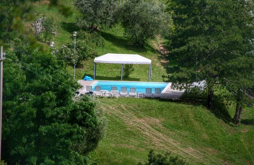 Petrognano Other | Charming cottage in a wing of an old vineyard on an estate