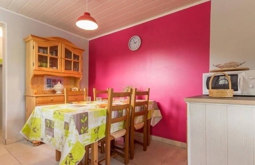 Crossac Cottage | Charming Cottage in Countryside, 25 km from Beach, Wi-Fi, Baby Gear, Pet Friendly