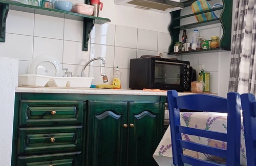 Lakkion Cottage | Charming cottage in peacefull Lakki(AC,WIFI),n5min drive from the beachn