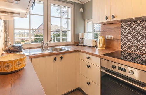 Robertville Cottage | Charming Cottage Near Lake