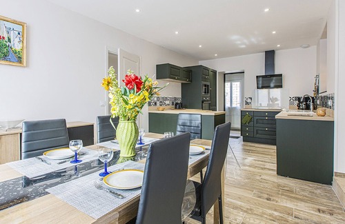 Cheverny Cottage | Charming Cottage Near Cheverny Castle - Modern, Spacious, and Quiet with Private Garden