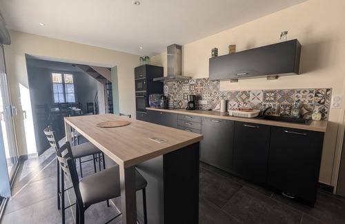 Frampas Cottage | Charming Cottage near Lac du Der: Garden, Garage, and Central Heating