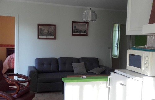 Meusnes Cottage | Charming Cottage: Scenic Park, Near Zoo, Ideal for Families, Wine Onsite