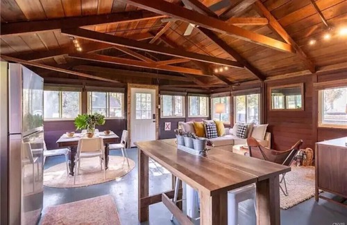 Skaneateles House | Charming cottage w/private tennis court on Skaneateles Lake