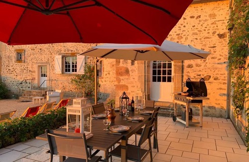 Le Brethon Cottage | Charming Cottage with Pool and Garden in Tronçais Forest