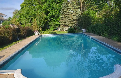 Rock Hall Cottage | Charming cottage with Pool Access and WiFi in lovely Rock Hall