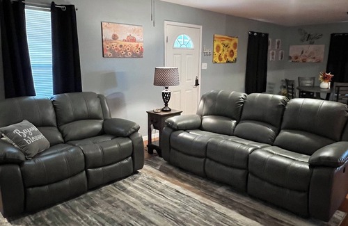 Lee County House | Charming Country Home, 2-bedroom house in the countryside of Lexington, TX.