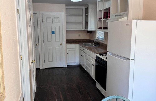 Tahlequah House | Charming Cozy 2-bedroom Riverside Home in fabulous Tahlequah with AC, WiFi