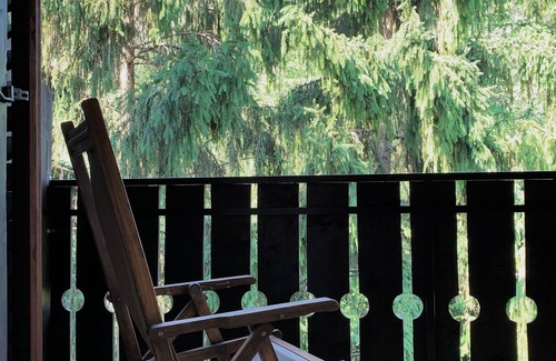 Nalles Apartment | Charming cozy apartment with mountain & forest view, only 15min. from Meran&Bozen