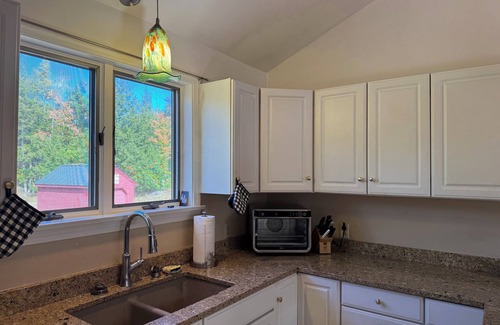 Andover House | Charming, Cozy getaway in the countryside