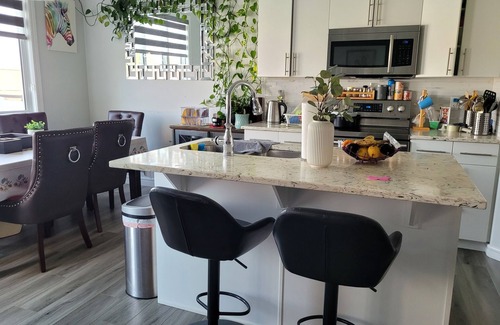 Northwest Edmonton House | Charming & Cozy Home in Rapperswill, family-friendly & close to Anthony Henday