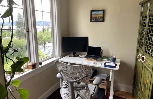 Seattle Metro Area House | Charming Craftsman home w/stunning lake and mountain views! Great for families!