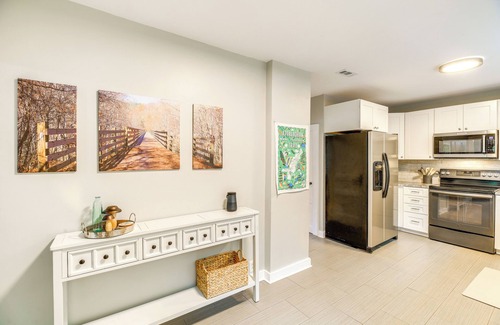 Damascus House | Charming Damascus Retreat w/Deck & Creek Views!