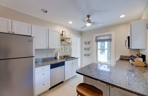 Dayton House | Charming Dayton Home: Walk to River + Downtown!