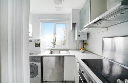 Forest Hill Apartment | Charming Designer Cosy Loft Apartment