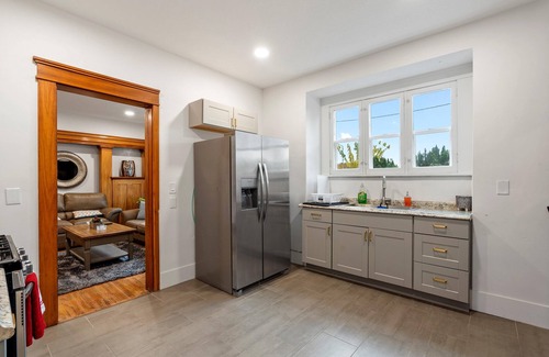 Ogden House | Charming Downtown Cottage with Modern Touches- Mountain View!