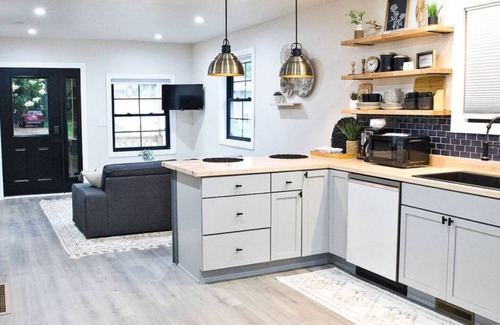 Appleton Apartment | Charming Duplex Retreat in the Heart of Appleton