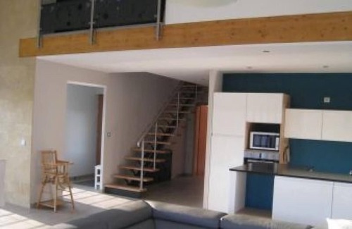 Ville-sur-Yron Cottage | Charming Eco-Friendly Retreat: Modern 3BR Home with Terrace and Large Orchard Near Parks and Activities