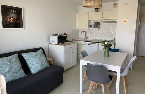 Fort-Mahon-Plage Apartment | Charming F2 Apt Near Beach, Shops, Balcony, Pet-Friendly