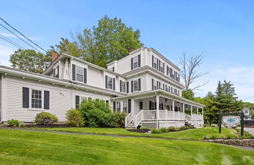 Ogunquit House | Charming Family-friendly 10 BR, 10.5 BA Property by Perkins Cove!