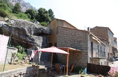 Ota House | Charming family house between sea and mountain
