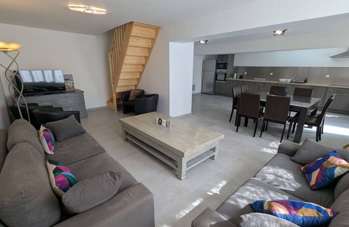 Boulay-les-Barres Cottage | Charming farmhouse near Orleans with private parking