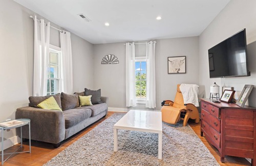 Bumpass Other | Charming Farmhouse in Mineral, conveniently located near Short Pump & Lake Anna