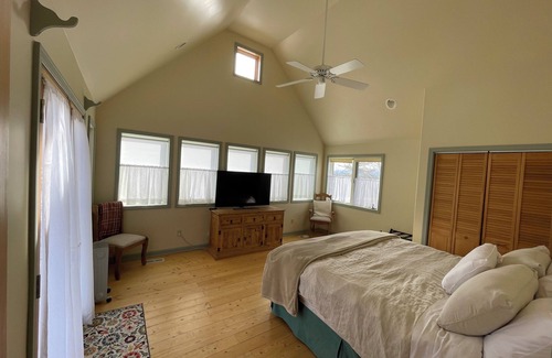 Spring City Other | Charming farmhouse in Historic Spring City with AC, WiFi, and full kitchen.