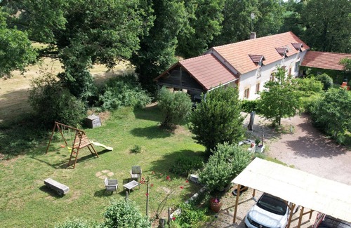 Gouise Cottage | Charming farmhouse with large garden and fireplace, pets allowed