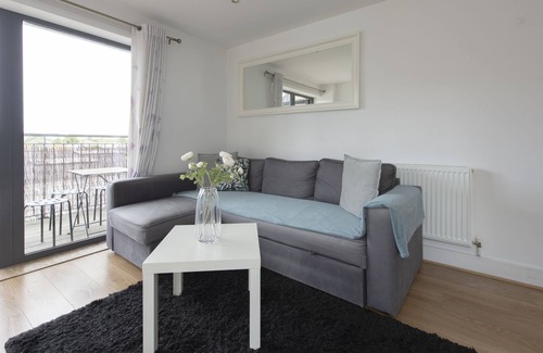 Canning Town South Apartment | Charming flat, very close to O2/ExCel/Canary Wharf