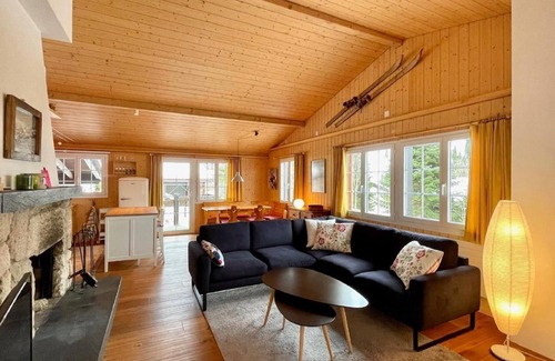 Soerenberg Ski Chalet | Charming flat with fireplace and mountain views