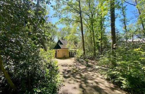 Wateren House | Charming forest house with fairytale forest garden