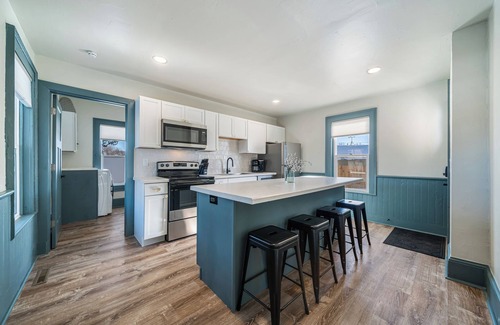 Appleton Apartment | Charming, Furnished Retreat with a Yard—Just Minutes from Downtown Appleton