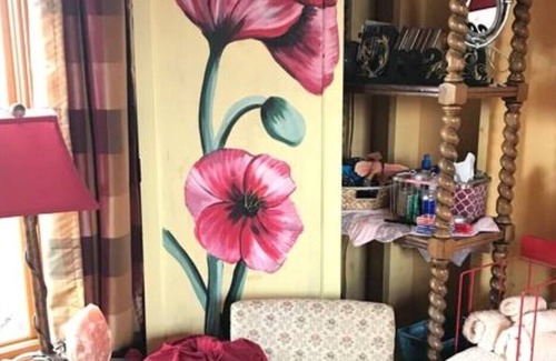 Darby Cottage | Charming Garden Cottage in Darby