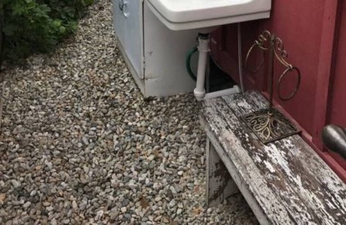 Darby Cottage | Charming Garden Cottage in Darby