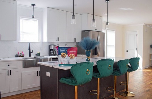 Mosby House | Charming Getaway in the Heart of RVA-No Cleaning Fee