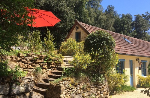 Calviac-en-Perigord Cottage | Charming gîte with swimming pool in a wooded area near Sarlat