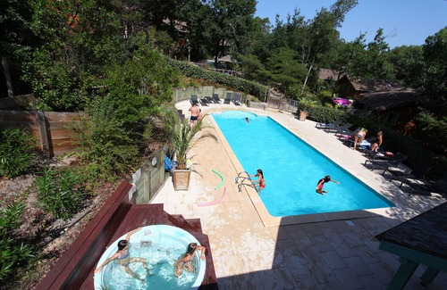 Messanges Cottage | Charming gite for 2 to 4 people with swimming pool and jacuzzi. Dogs welcome.